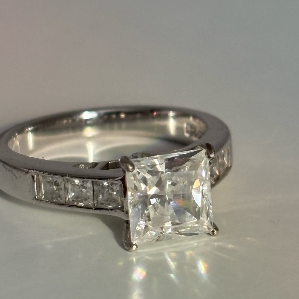 Sterling silver Cubic Zirconia princess cut ring - Picture 8 of 13